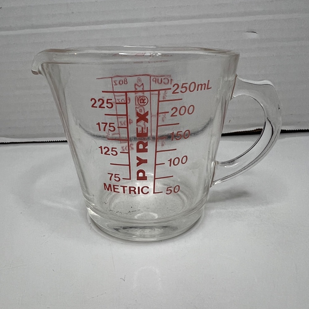 Rare Vintage Pyrex #508 1930s Measuring Cup Red Letters D Handle 1 cup
